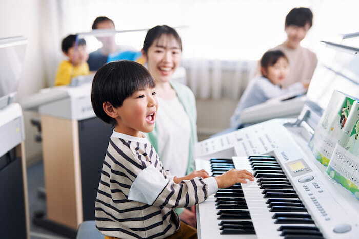 ヤマハ総合音楽教育　4･5歳児クラス　ぷらいまりー2のレッスン風景