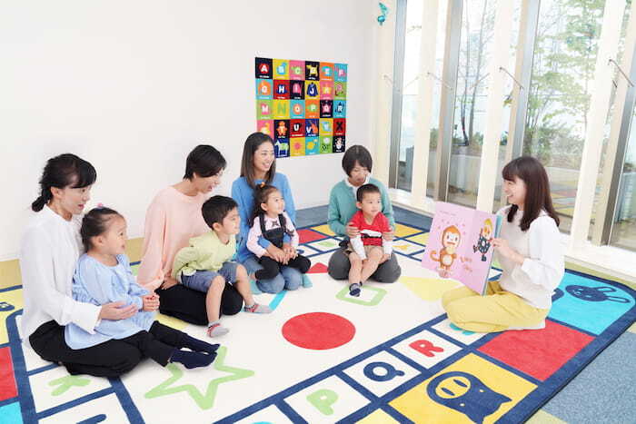 ヤマハ英語教室3歳児コース「ポップコーントーク」のレッスン風景